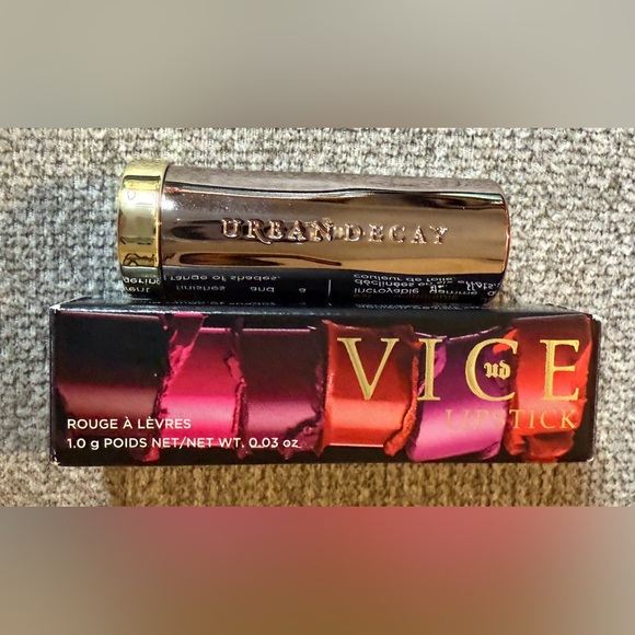 Urban Decay Vice Lipstick - Manic - Picture 2 of 7